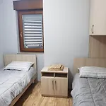 Arli\'S House Between The Centre And New Pazar